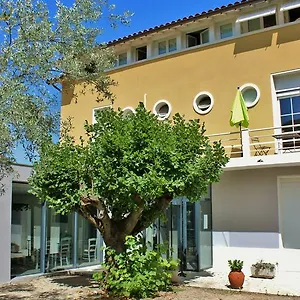 La Caravelle 3* Nyons